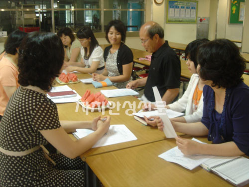 엄마의 마음으로 음식을 준비하는 '학교 급식'